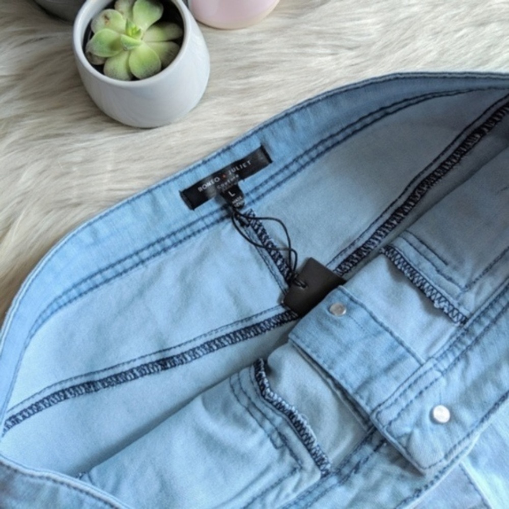 ROMEO & JULIET Embroidered Denim Skirt - Picture 7 of 8